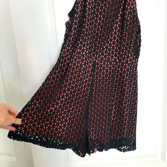 ASTR THE LABEL EYELET ROMPER RUST MAUVE & BLACK - Picture 2 of 7